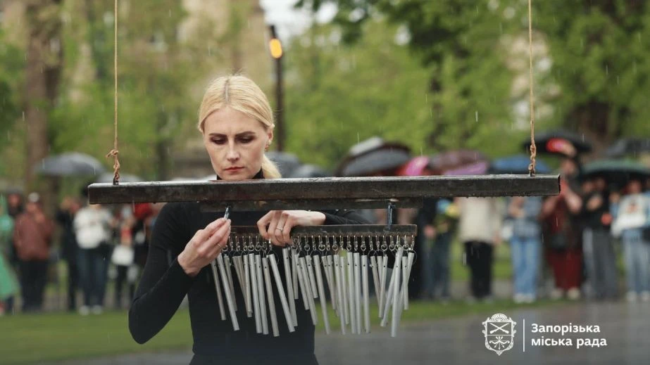 Запоріжжя вшанувало полеглих героїв: на «Дереві пам’яті» з’явилися нові символи