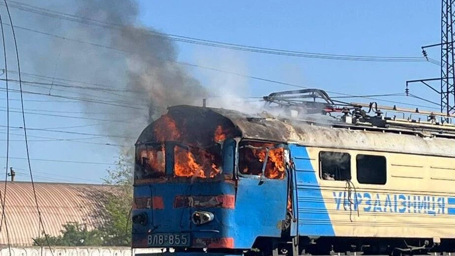 Трагедія на залізниці в Запоріжжі: ворожий обстріл забрав життя машиніста