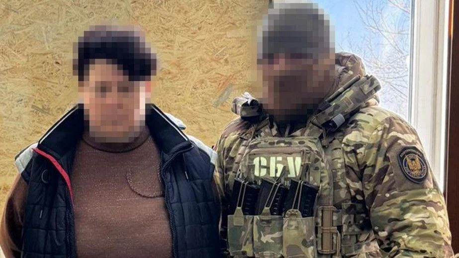 Російське ГРУ залучило родину для шпигунства на Запоріжжі: затримано агентку