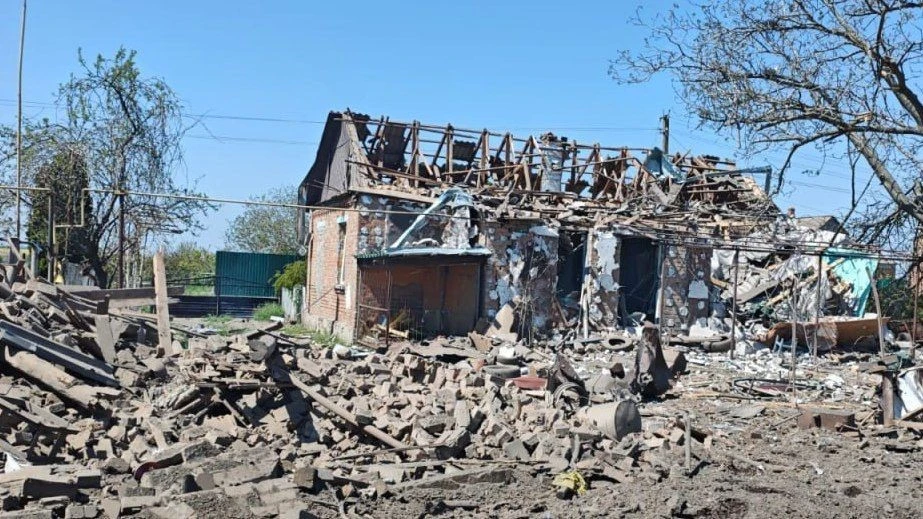 Авіаудар по Запорізькому району: поранено цивільного та зруйновано будинок